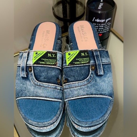 New -Super cute denim platform slides size 9 - Picture 1 of 3